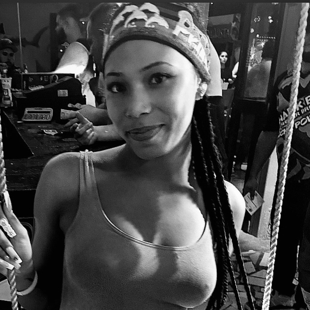 Meet your Posher, Lyss